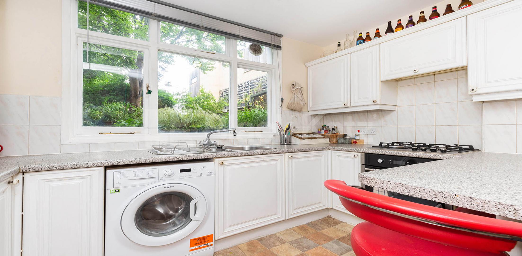 Great size one bed set within a period house. Loraine Road, Holloway